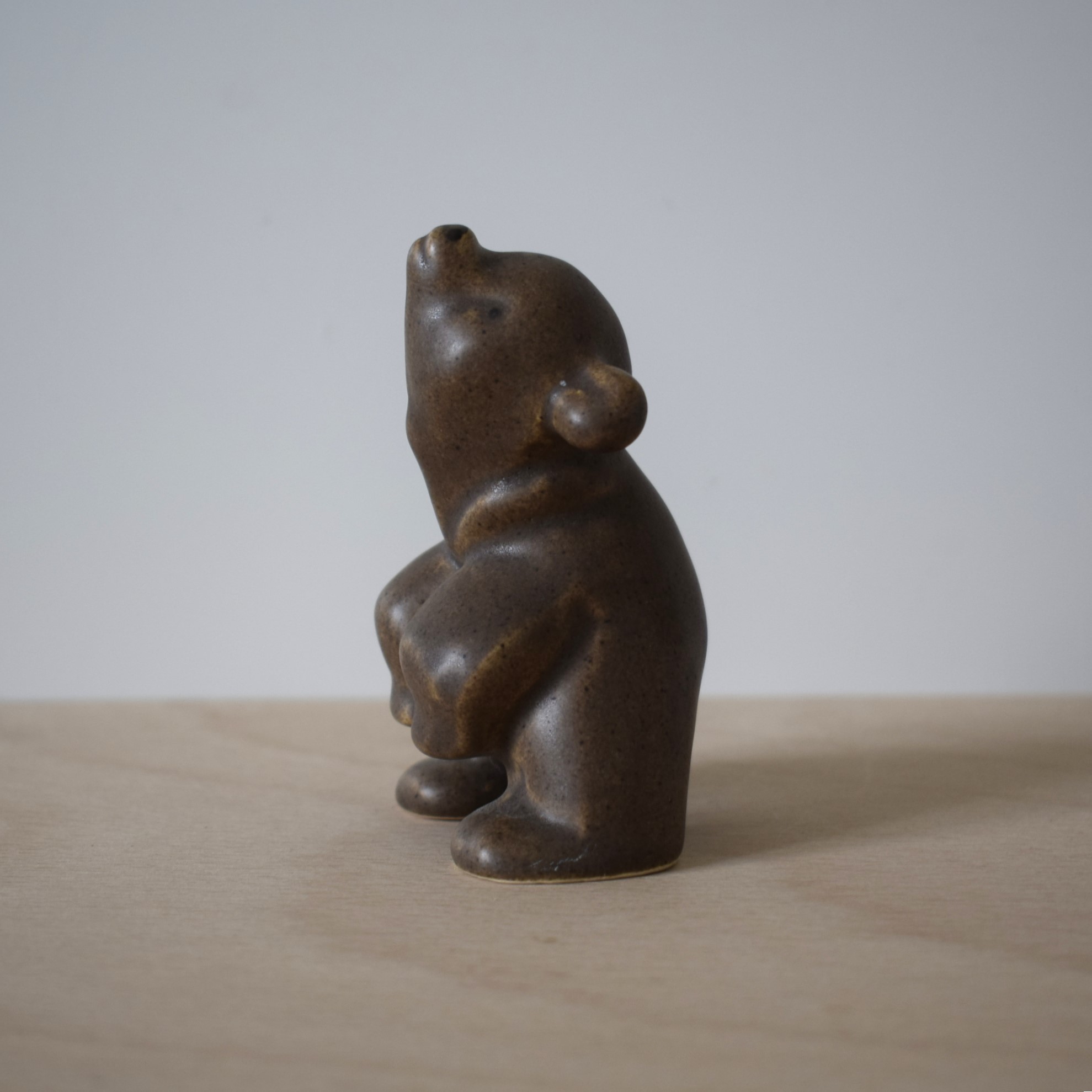 上を向いて・ クマの置物 / Syco Keramik・スウェーデン | florantik