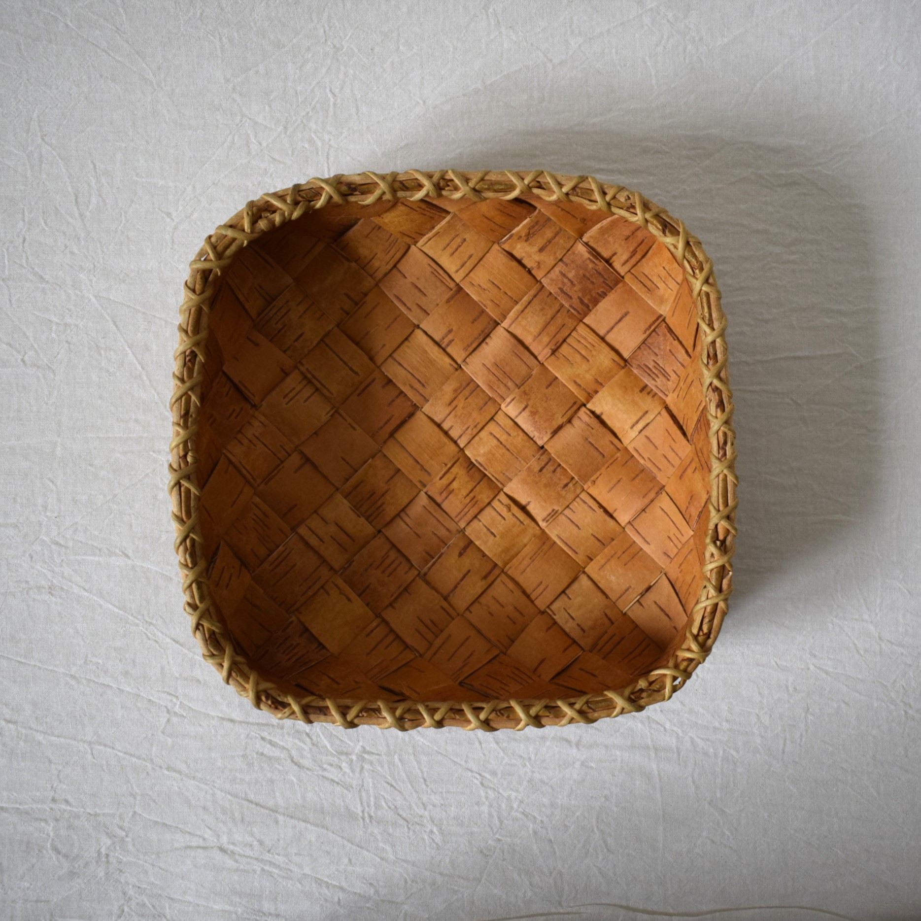 白樺のバスケット・根かがり / Näverslöjd・ネーベルスロイド