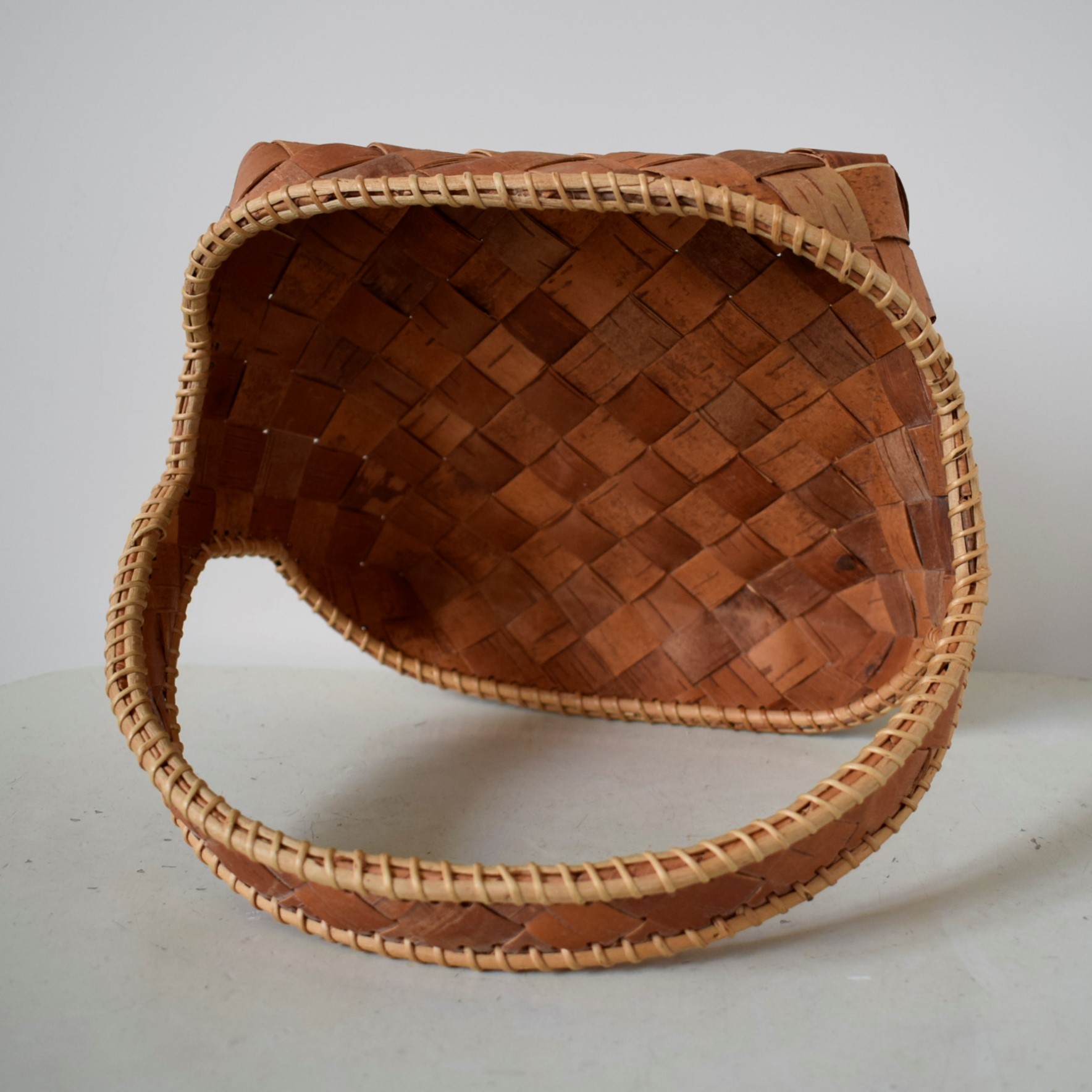 白樺の取っ手付きトレイ・バスケット / 根かがりのかご / 白樺細工