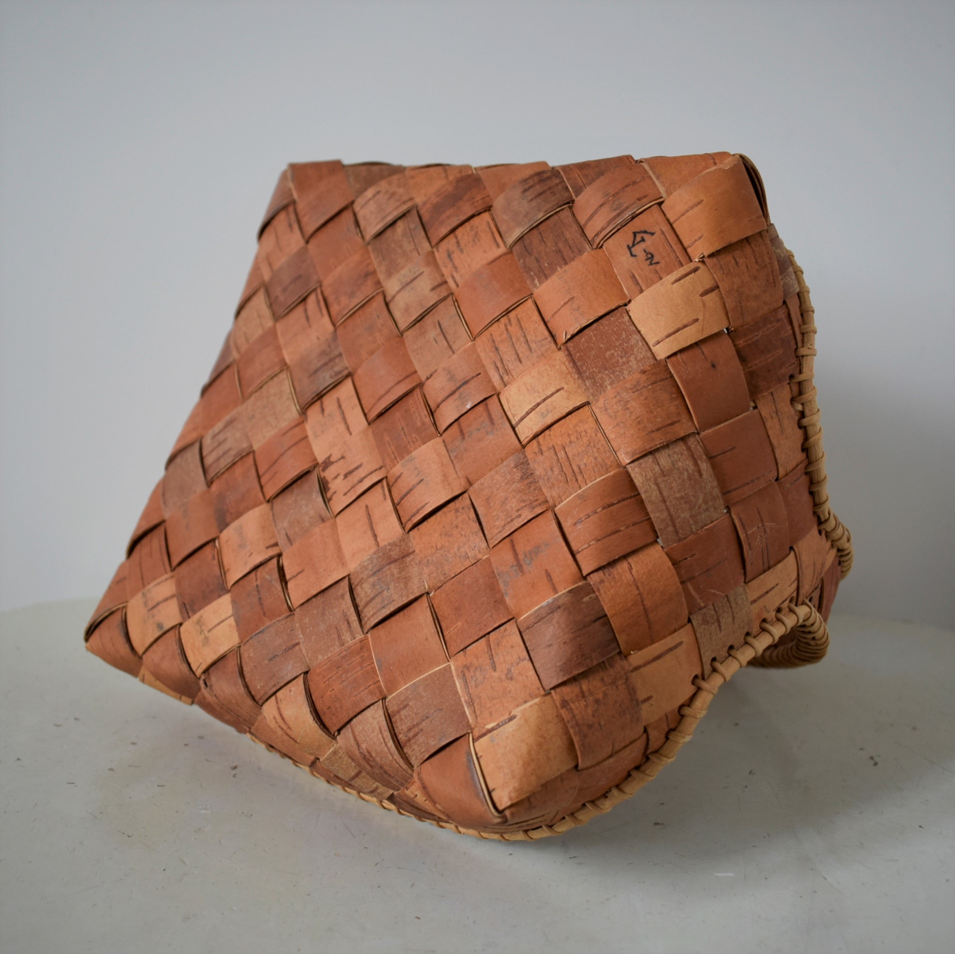 白樺の取っ手付きトレイ・バスケット / 根かがりのかご / 白樺細工