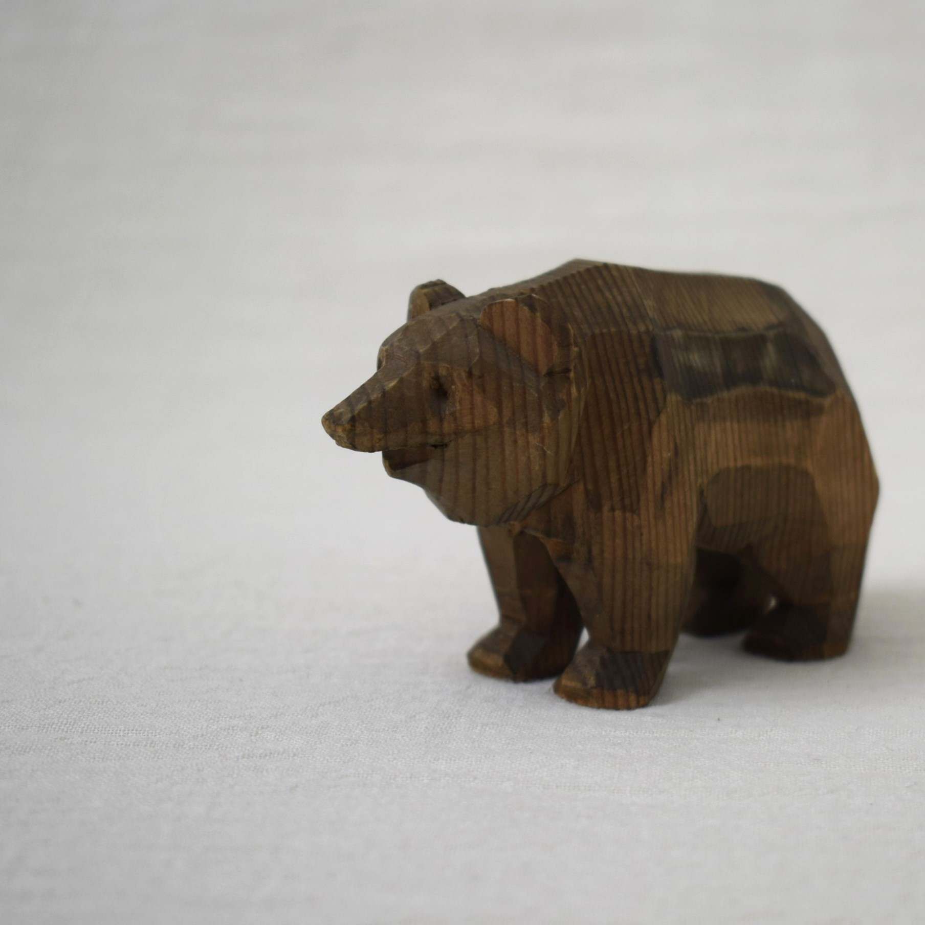 木彫りのくま / クマの置物・スウェーデン | florantik