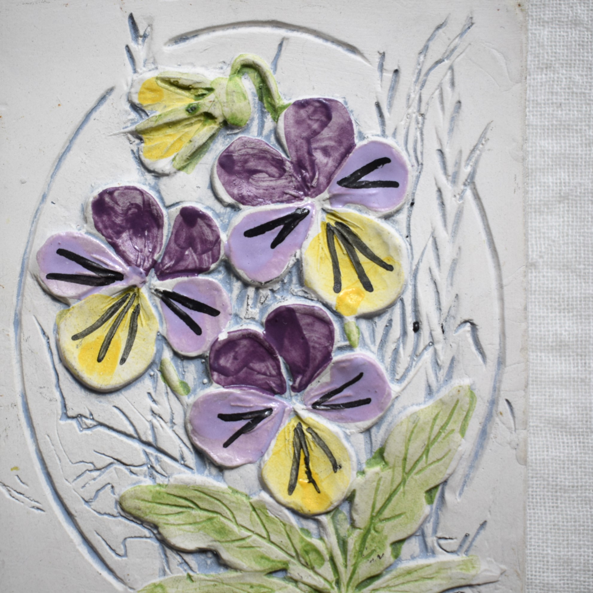 ビオラの陶板 / Jie Gantofta ・ジィガントフタ / Miniサイズ・白