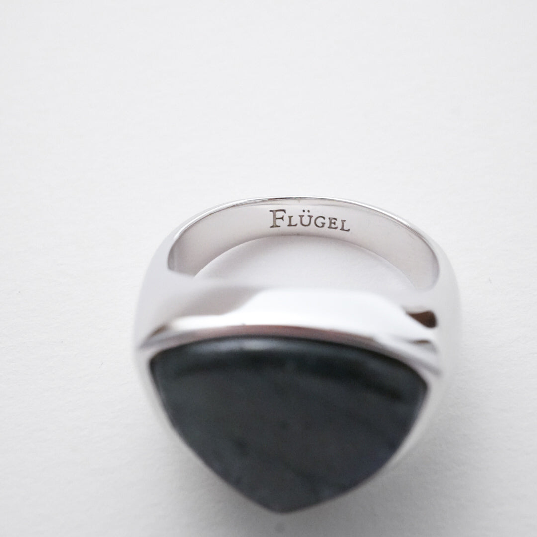 Shield Stone Ring (larvikite) 【Silver925】 – FLÜGEL
