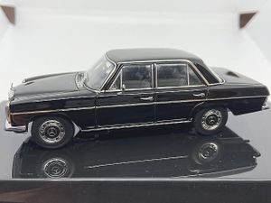 AUTOart オートアート 1/43 Mercedes-Benz メルセデスベンツ /8 220D