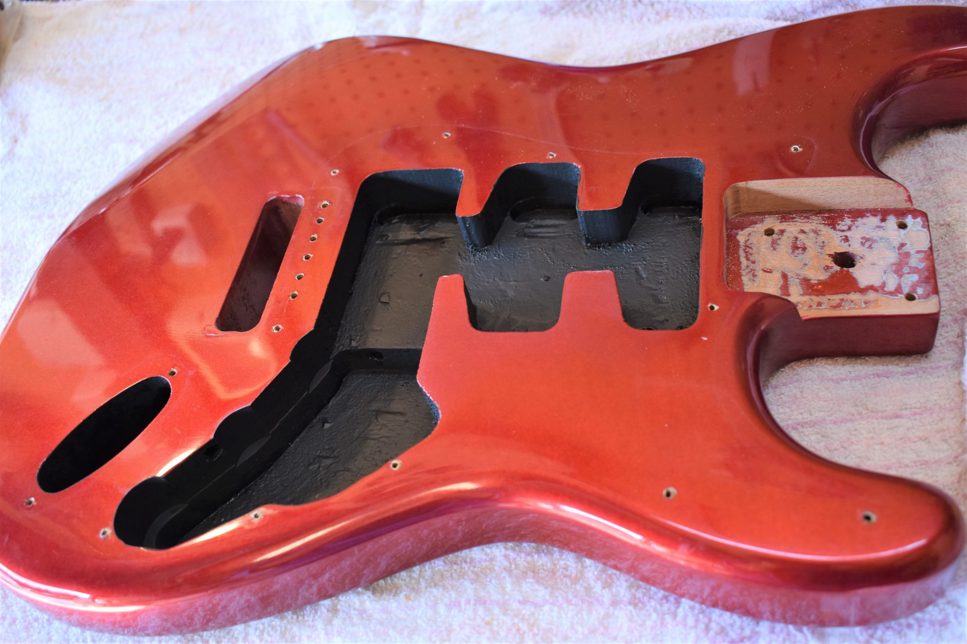 フォトジェニック]ストラトタイプのギターメンテナンス | Frontisland