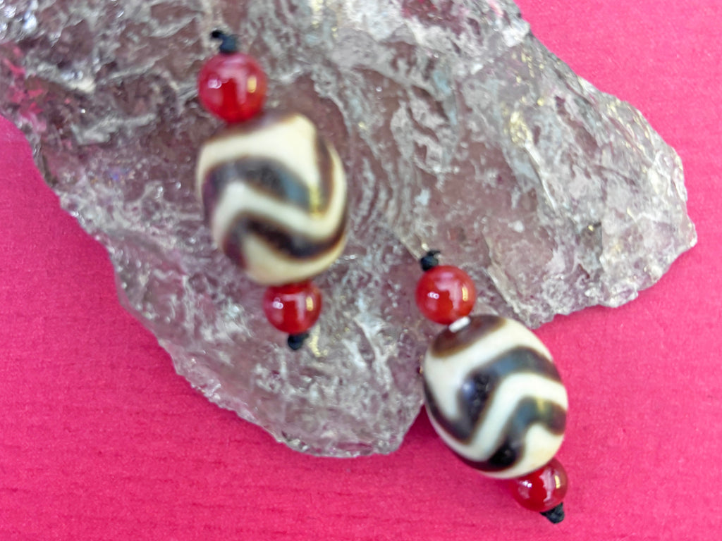 水紋虎牙天珠・老礦伝承天珠 – 天然石の店 ふうちゃん