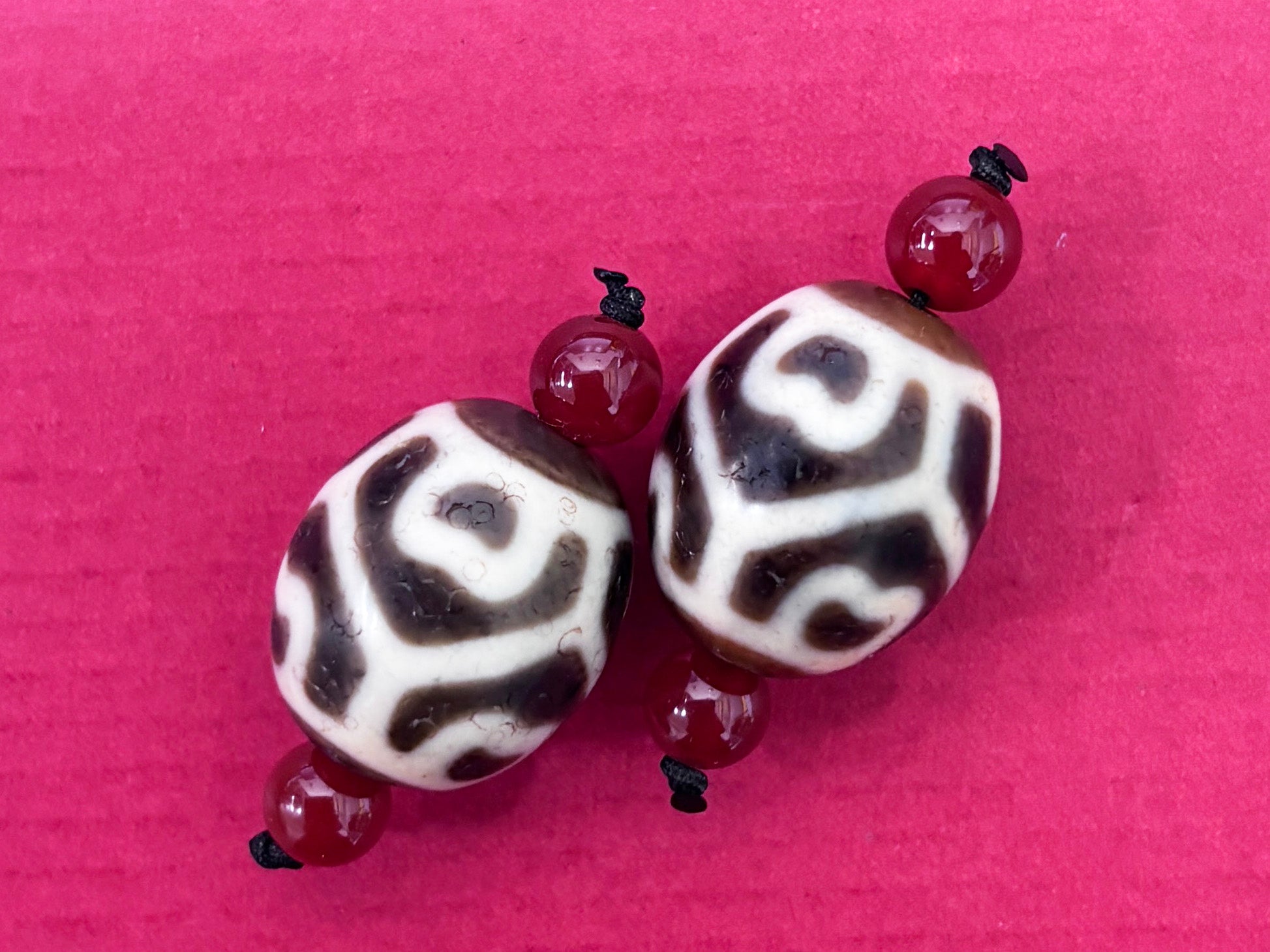 亀甲蓮花天珠・老礦伝承天珠 – 天然石の店 ふうちゃん