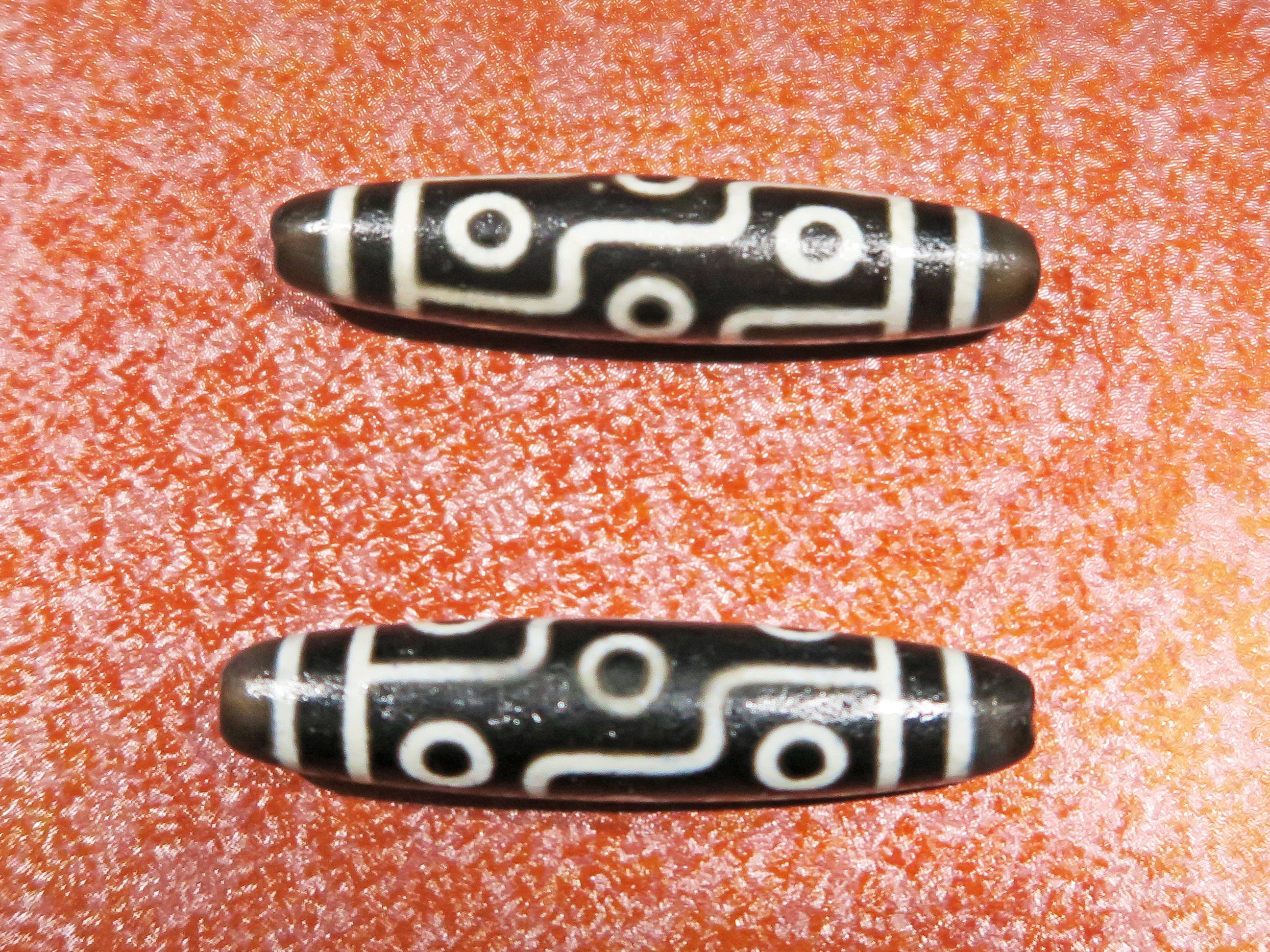 九眼天珠・老礦天珠 – 天然石の店 ふうちゃん