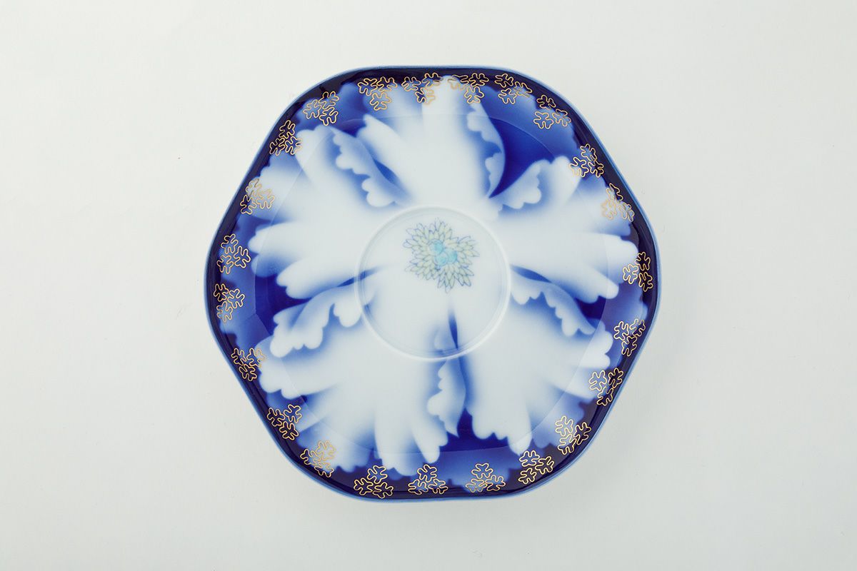 牡丹金ミル 高台コーヒー碗皿 | 有田焼 深川製磁｜公式オンラインストア