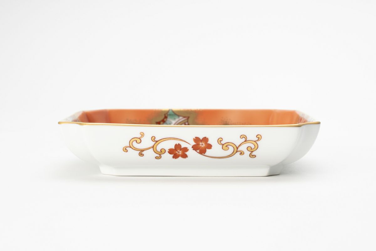 金襴手更紗珊瑚色 飾皿 | 有田焼 深川製磁｜公式オンラインストア