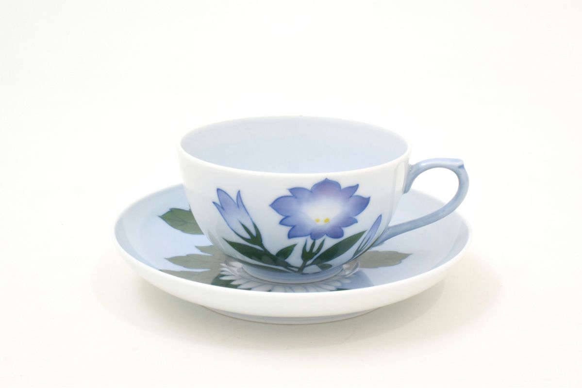 ☆古代青磁釉椿文様 碗皿 | 有田焼 深川製磁｜公式オンラインストア