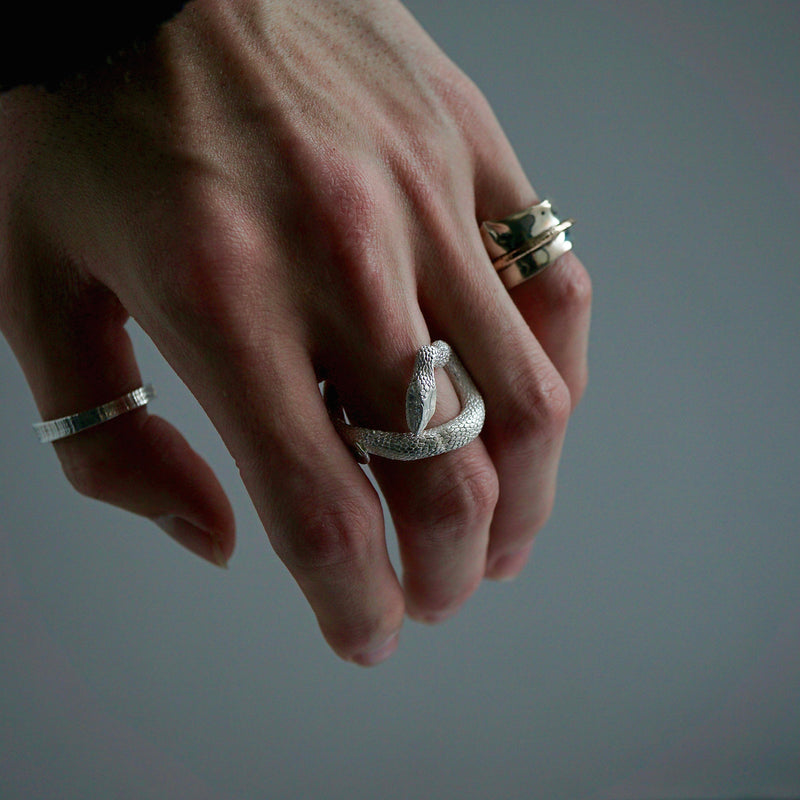 ELCAMI / Japanese rat snake Ring (ER-065S/G) – Fuligo / Fuligoshed