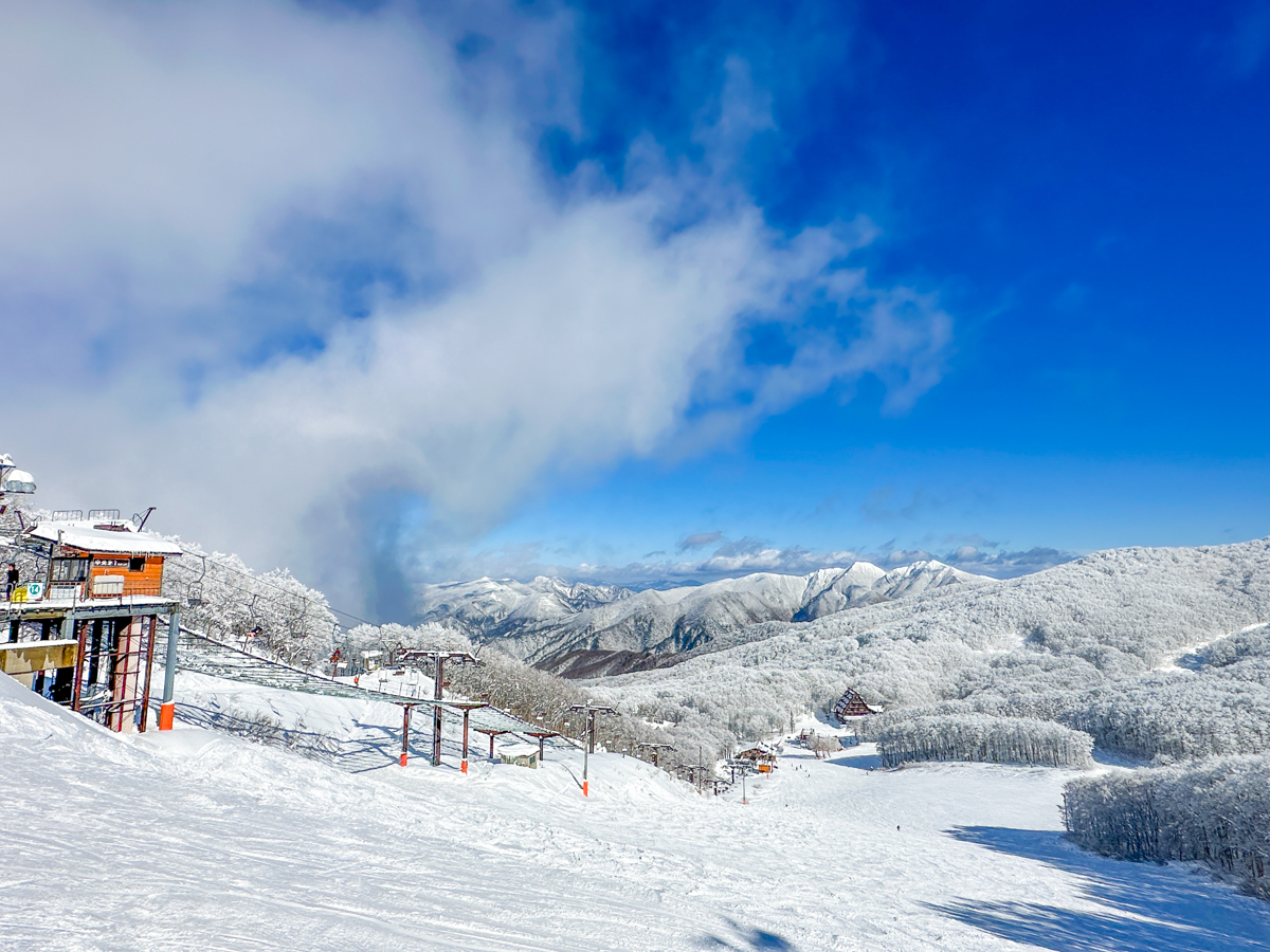 特集記事】SORAMADO cafe 1387｜標高1387Mの絶景カフェ スノーシュー