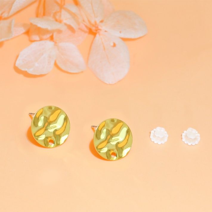 ゴールドアクセサリー 華やかフラワーモチーフフープピアス ピアス