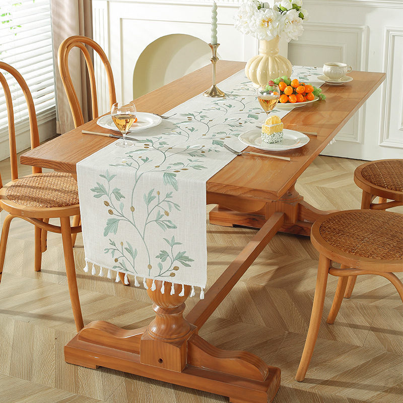 テーブルクロス 刺繍リーフ柄タッセル付きセンタークロス センター