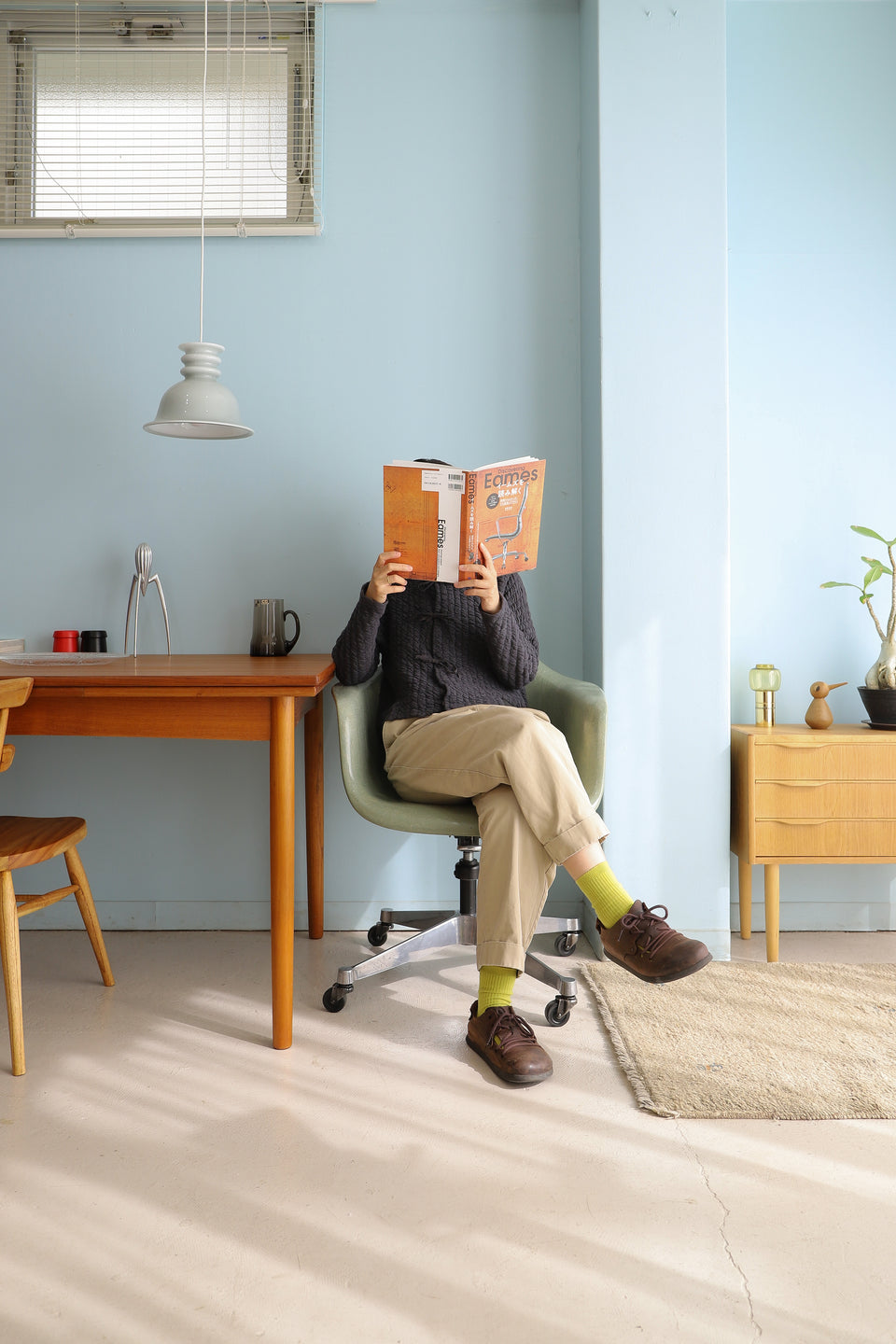 ハーマンミラー イームズ アームシェルチェア コントラクトキャスター