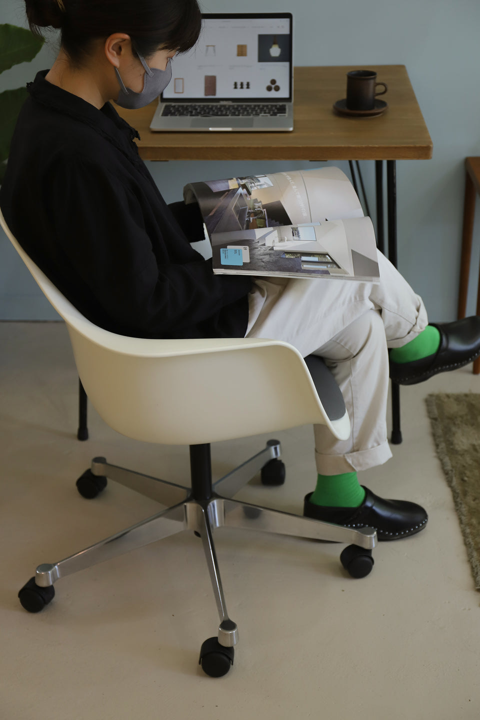 ハーマンミラー ヴィトラ アームシェルチェア キャスターベース/Herman