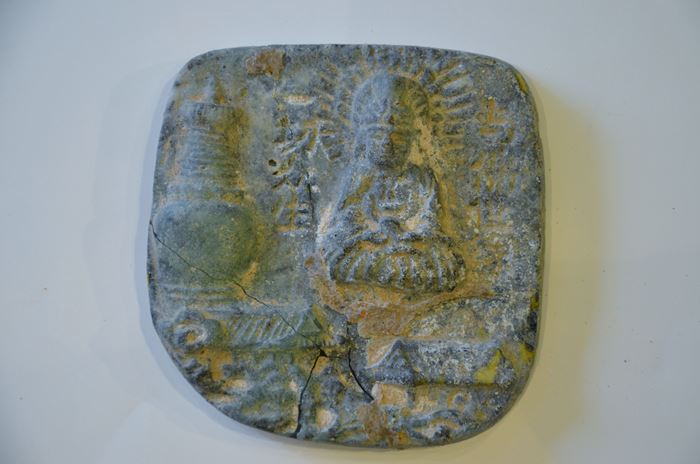 中国 チベット仏教 坐仏仏塔文ガラス擦擦（ツァツァ）｜商品一覧