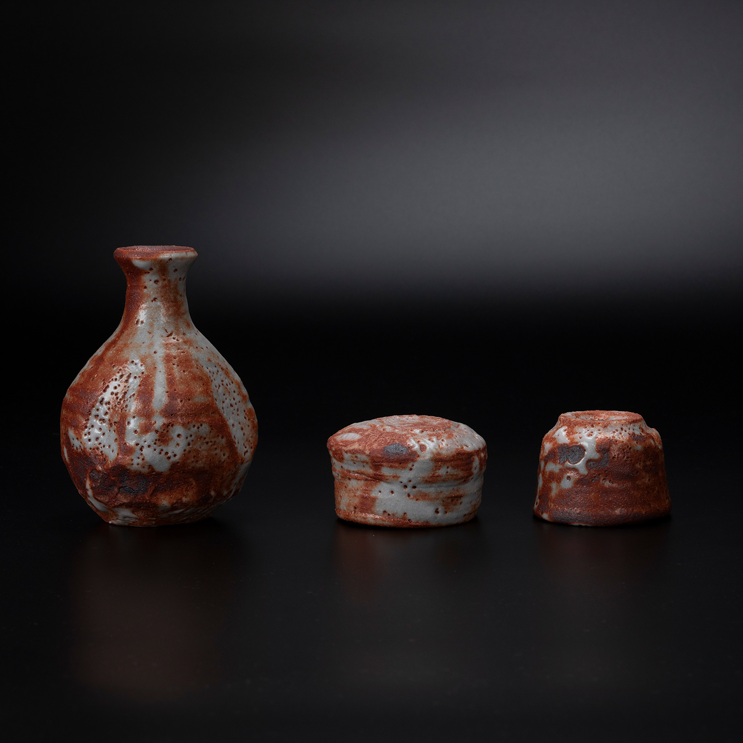 日本酒文化を愉しむ｜志野の徳利とぐい呑み