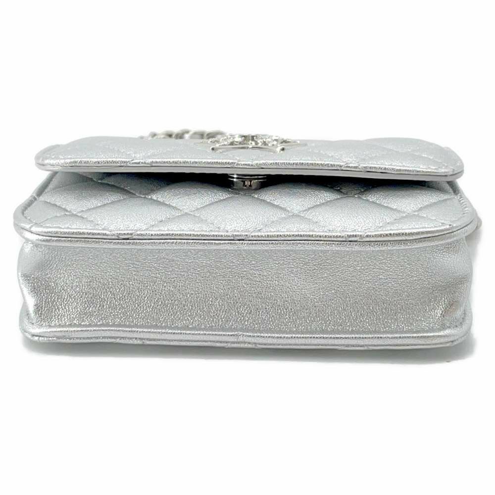 シャネル ノベルティ マトラッセ チェーンベルトバッグ 2023年イヤーズ