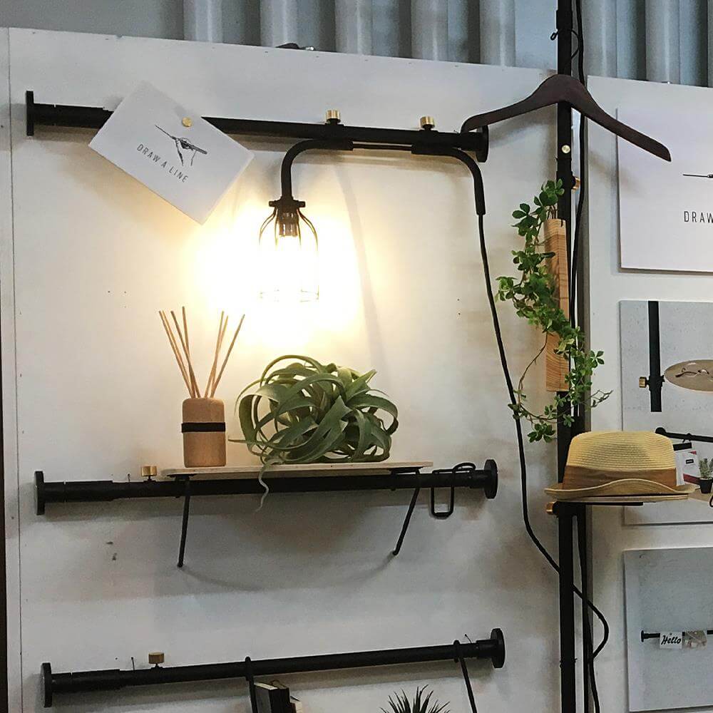 DRAW A LINE 突っ張り棒/Tension RodA 幅75~115cm 縦横兼用 白・黒