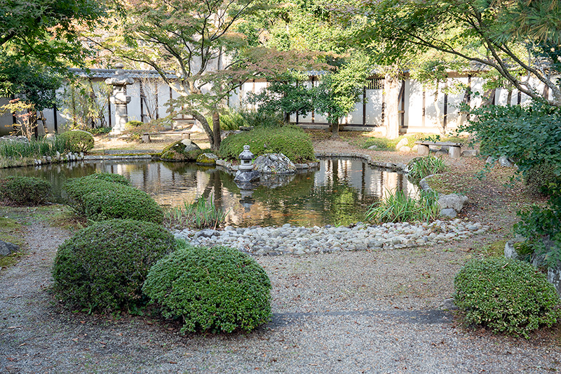 斎藤氏庭園 東北三大地主の鶴亀池泉回遊式庭園 -庭園ガイド