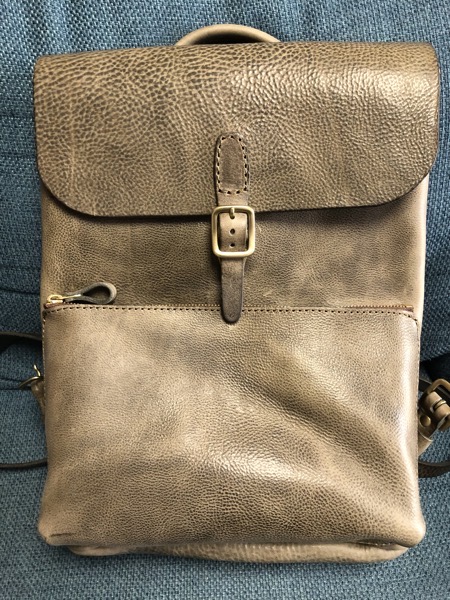 革をふんだんに使った贅沢仕様！analogicoの四角リュックMのエイジング