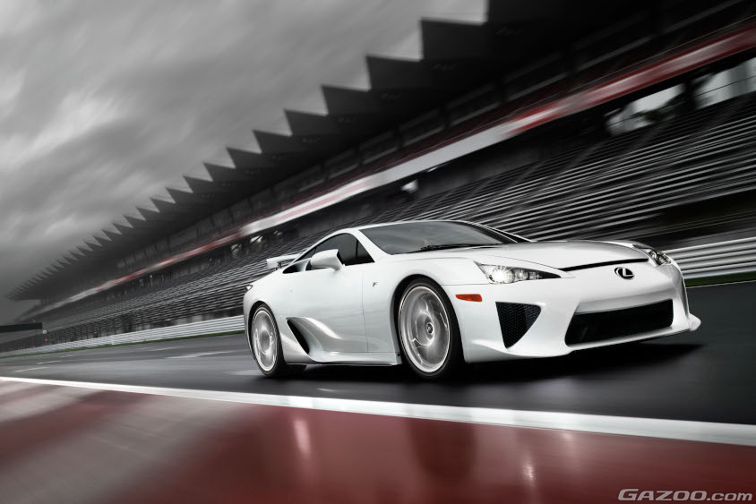 頂点”を極めるレクサスLFA。五感に響く官能的な「象徴」・・・語り継が