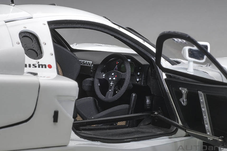 ル・マン24時間レース制覇の為に開発された～ミニカー「1/18スケール