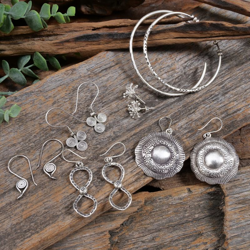 カレンシルバーフラワーピアス【メール便可】｜マライカ公式通販