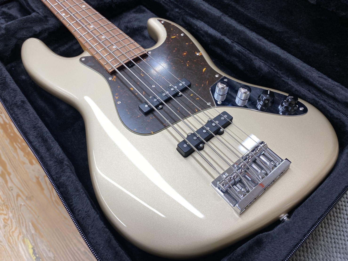 フィンガーランプオーダー事例 Sadowsky TYO JB - Geek IN Box