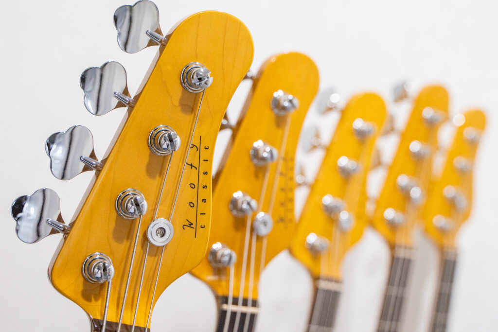 woofy bassesから登場した新作はヴィンテージ志向のJ BassとP Bass