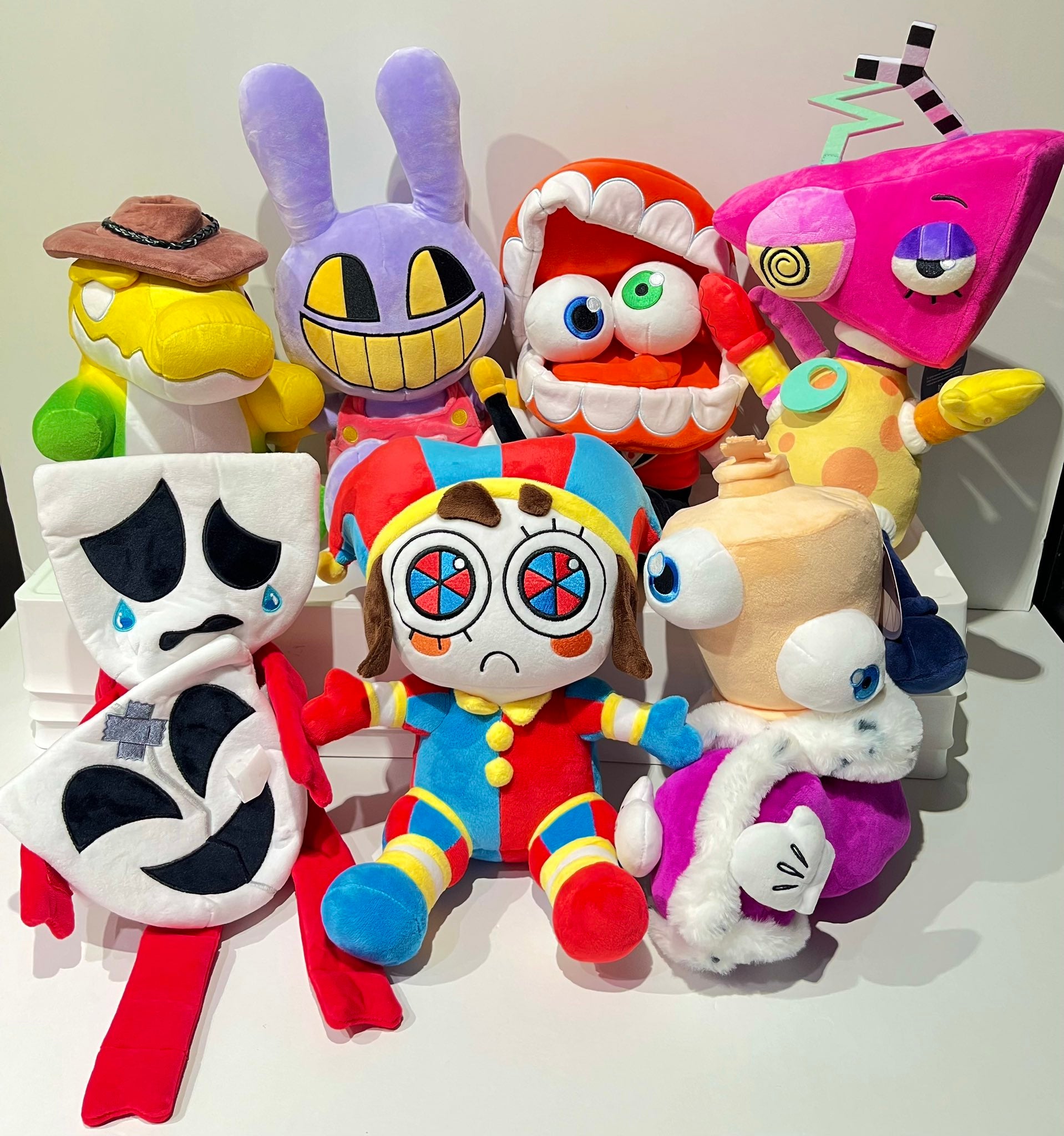 アメイジングデジタルサーカス ぬいぐるみ（ポムニ） – インフォレンズ