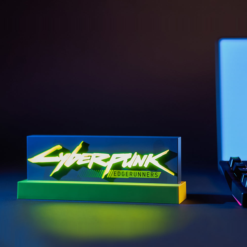サイバーパンクエッジランナーズ ロゴライト – インフォレンズ・ギーク