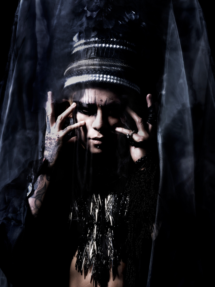 京（DIR EN GREY / sukekiyo）、最新詩集のアートワーク解禁！4月開催