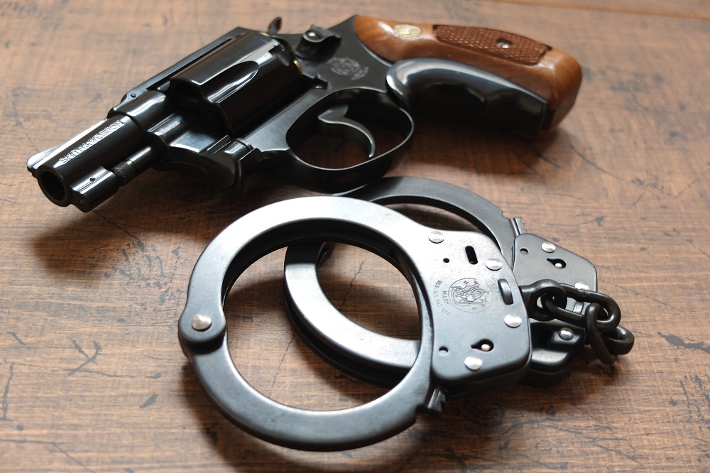 Smith&Wesson Handcuffs Model 100-1 BLUE: GFCのモデル玩具箱