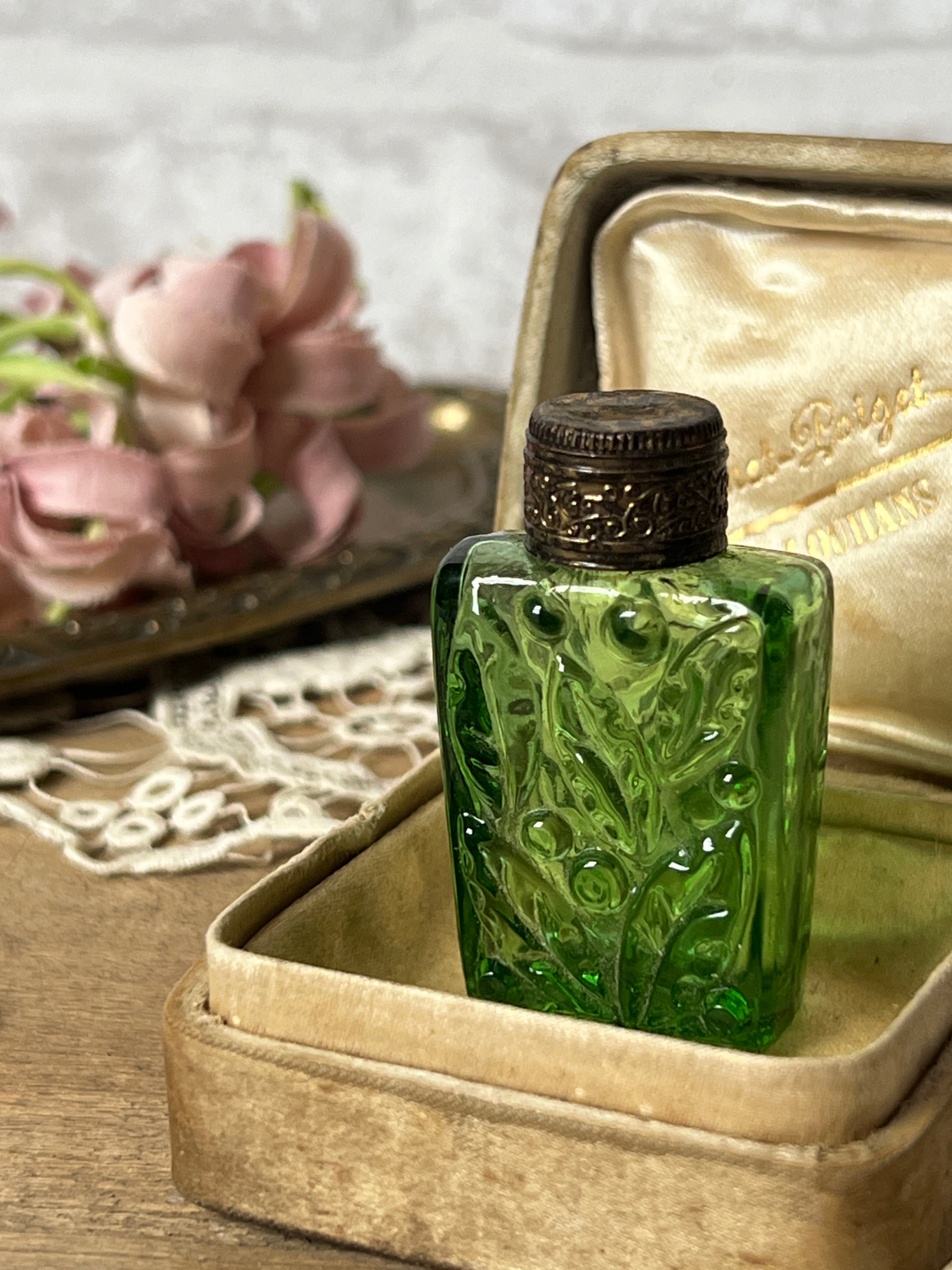 ☆古い小瓶(グリーン) – France Antique 銀色アンティーク