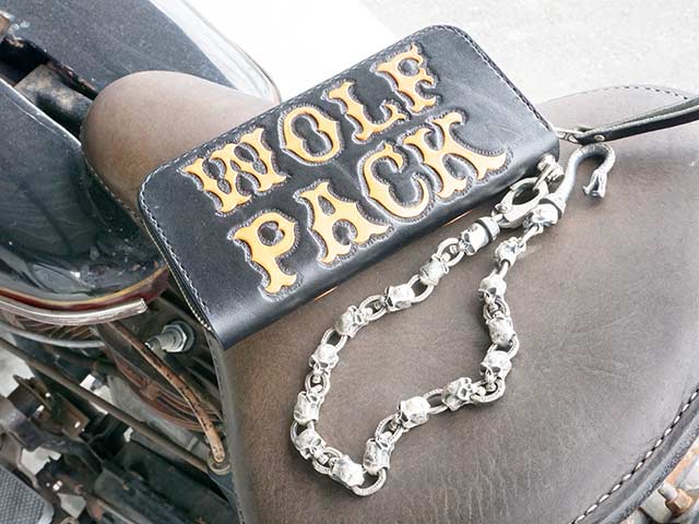 別注【SKULL FLIGHT/スカルフライト】「Carving Round Zip Wallet