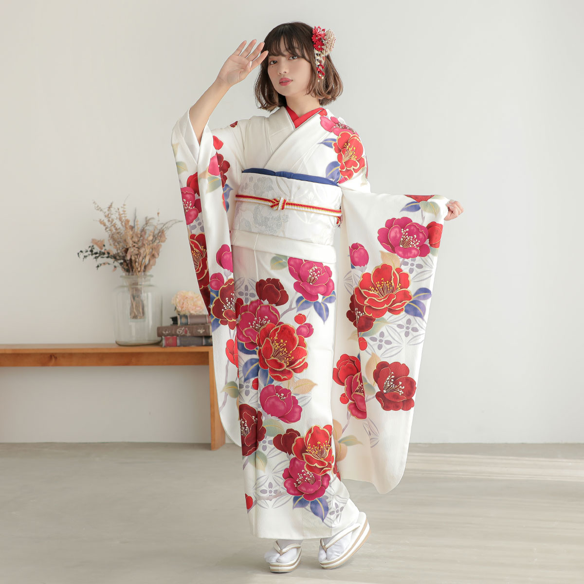 白 椿に七宝（【振袖・袋帯・長襦袢のセット商品】） | FURISODE