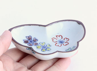 萌窯 蝶形豆皿（色絵桜）｜九谷焼のうつわ｜和食器通販 じろや