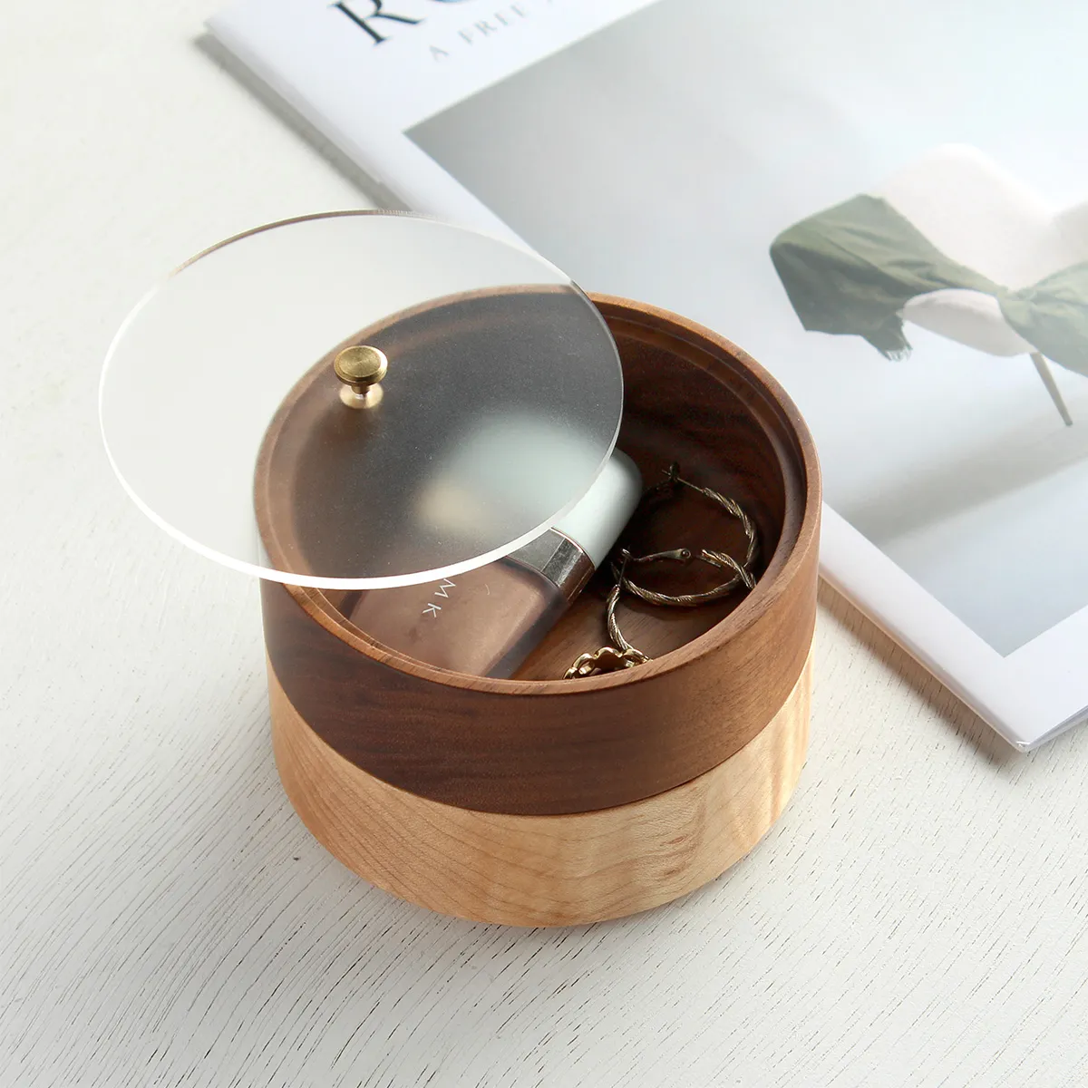 Stackable Round Case」自分好みにカスタマイズできる木製のマルチ小物