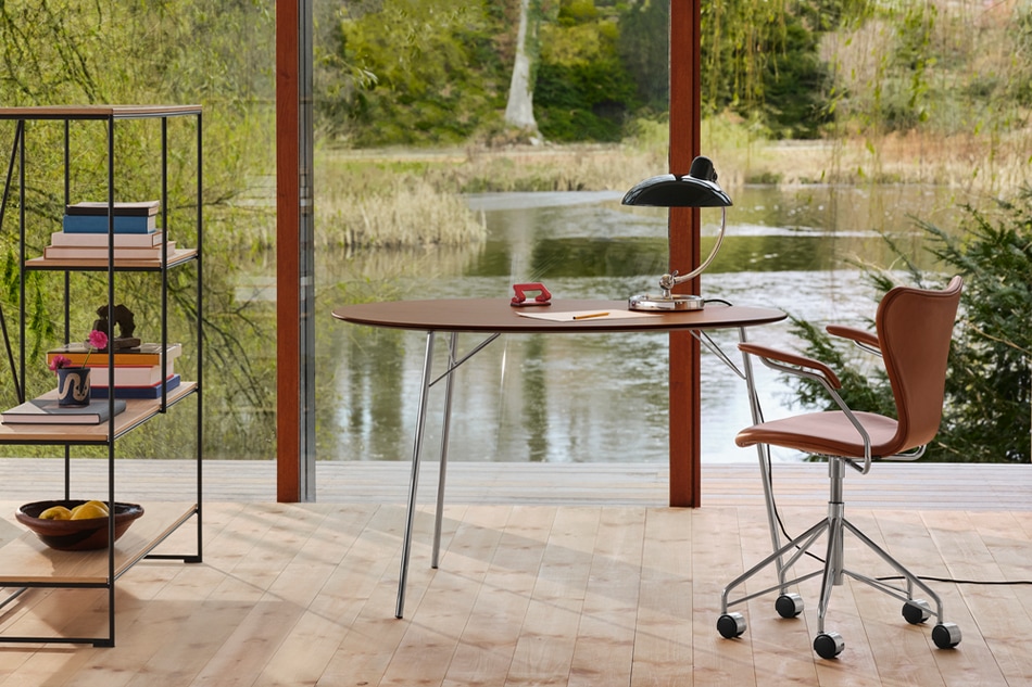 EGG TABLE（エッグテーブル）/FRITZ HANSEN（フリッツ・ハンセン