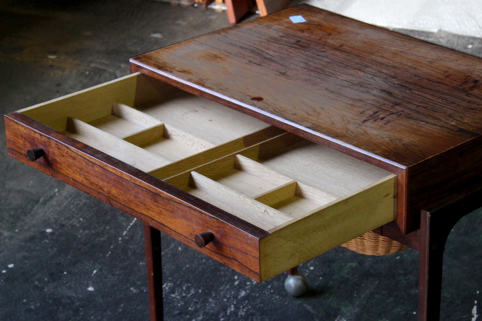 DK19-346 北欧 デンマーク家具 ソーイングテーブル 籠付き ローズ