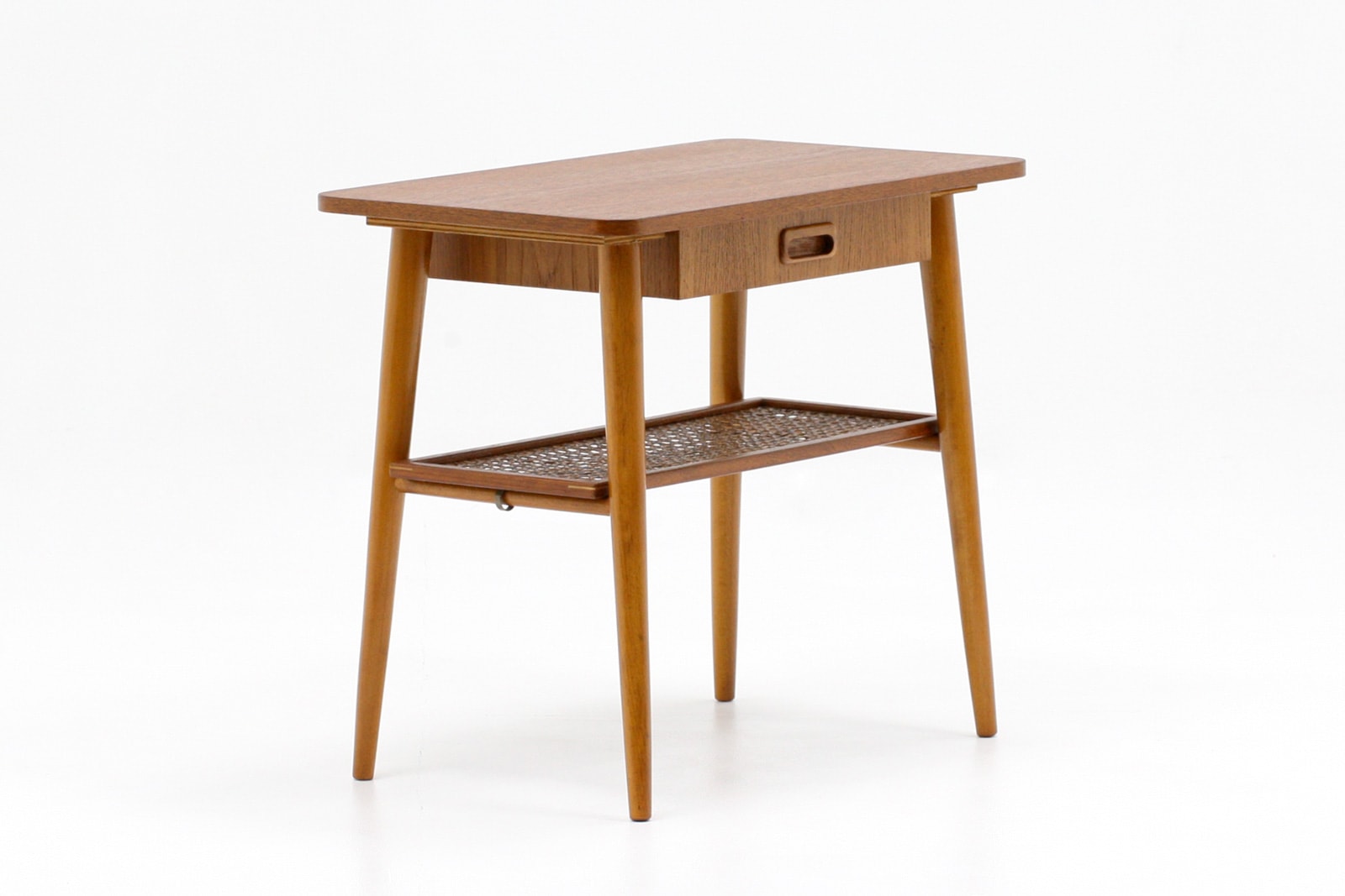 北欧 ヴィンテージ家具 サイドテーブル 籐の棚 スウェーデン | 北欧