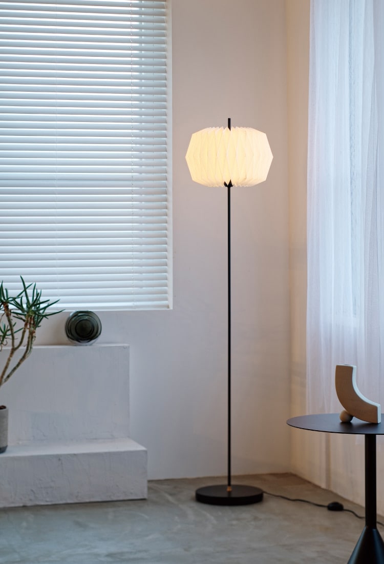 Osku オスク フロアライト | フロアライト | INTERFORM INC.ONLINE SHOP