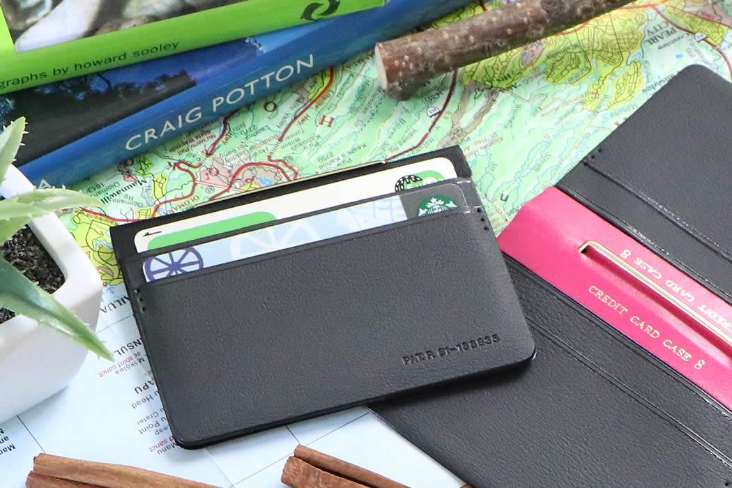 Apace（アペイス）8枚カードケース | シリーズ,Brisk(ブリスク) | 革職