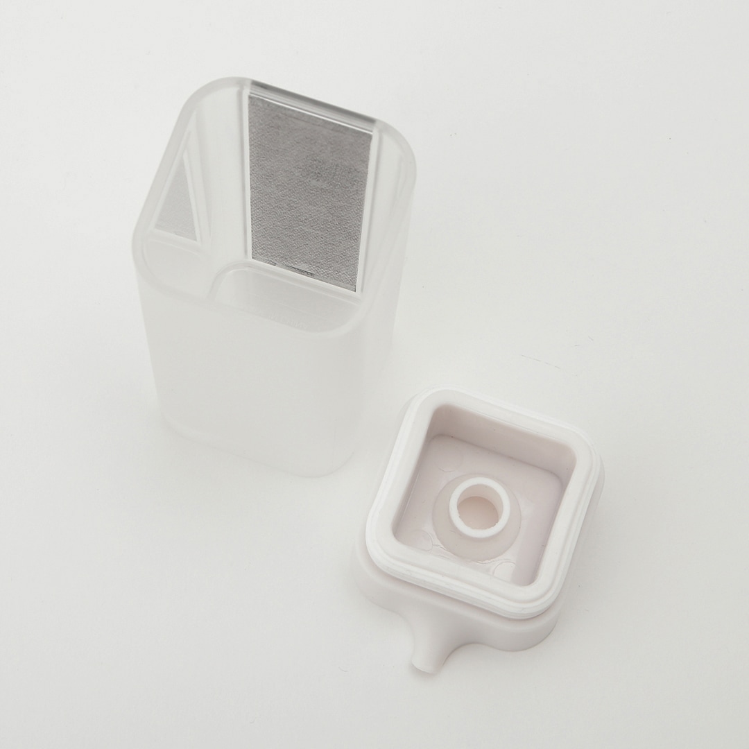 tower】マグネットプッシュ式醤油差し ホワイト｜浮かせる収納