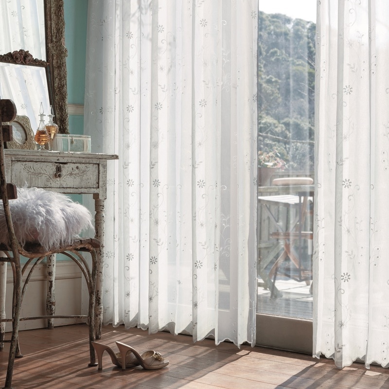 トルコ刺繍＞刺繍＆スパンコールの花柄デザイン・生地の継ぎ目がない