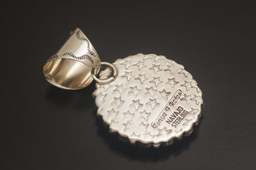 ナバホペンダント Tonya Raffael作 《スリーピングビューティ