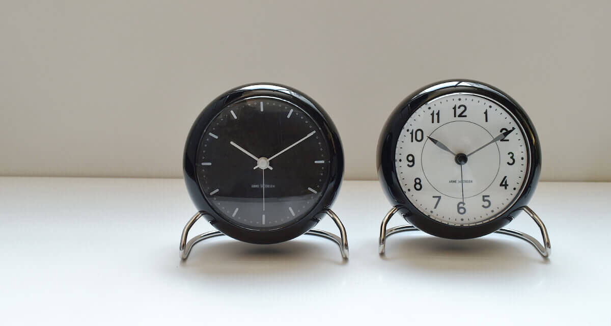 ARNE JACOBSEN TABLE CLOCK｜CATAWARA（カタワラ）